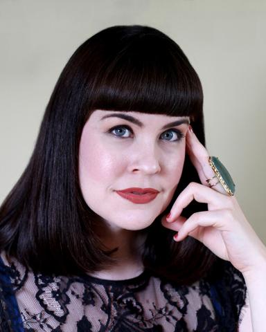 head shot of Caitlin Doughty
